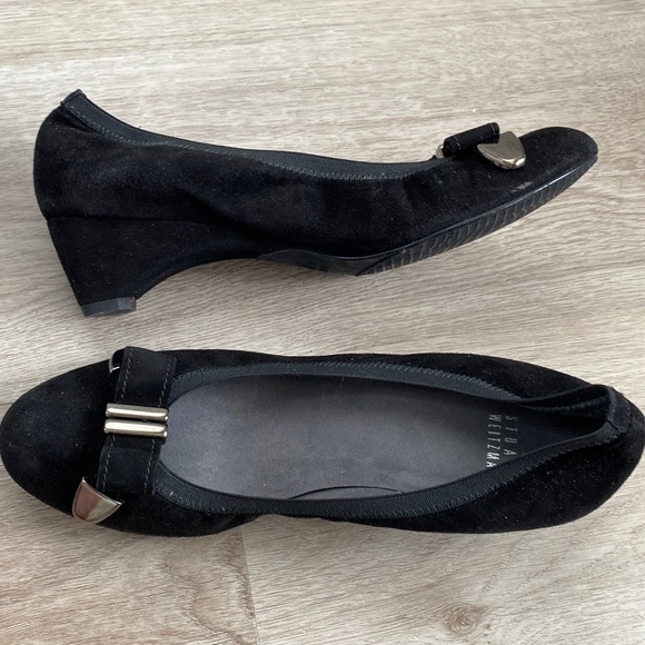 Stuart Weitzman Suede Bow Accent Pumps - Picture 7 of 16